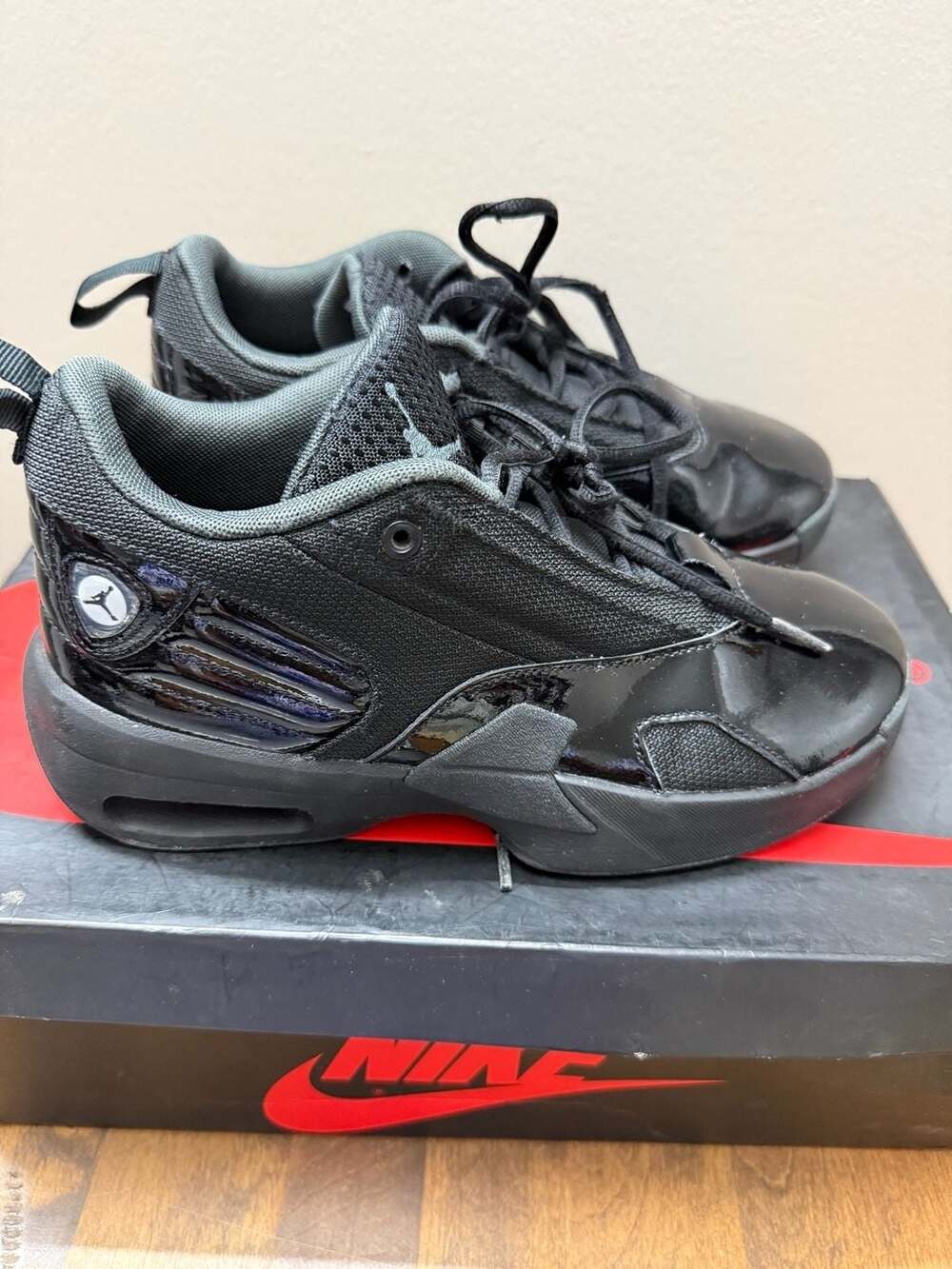 Jordan Max Aura 6 Grade School Black Anthracite